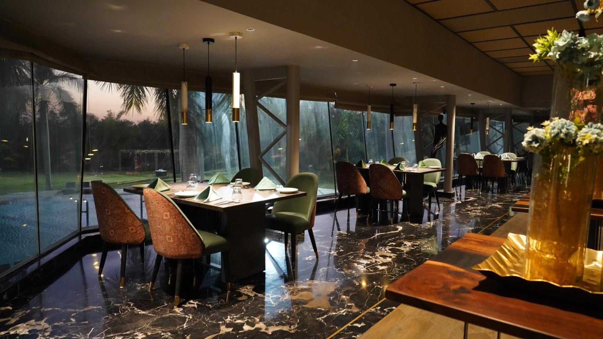 Seasons Rajkot Hotel Exterior photo
