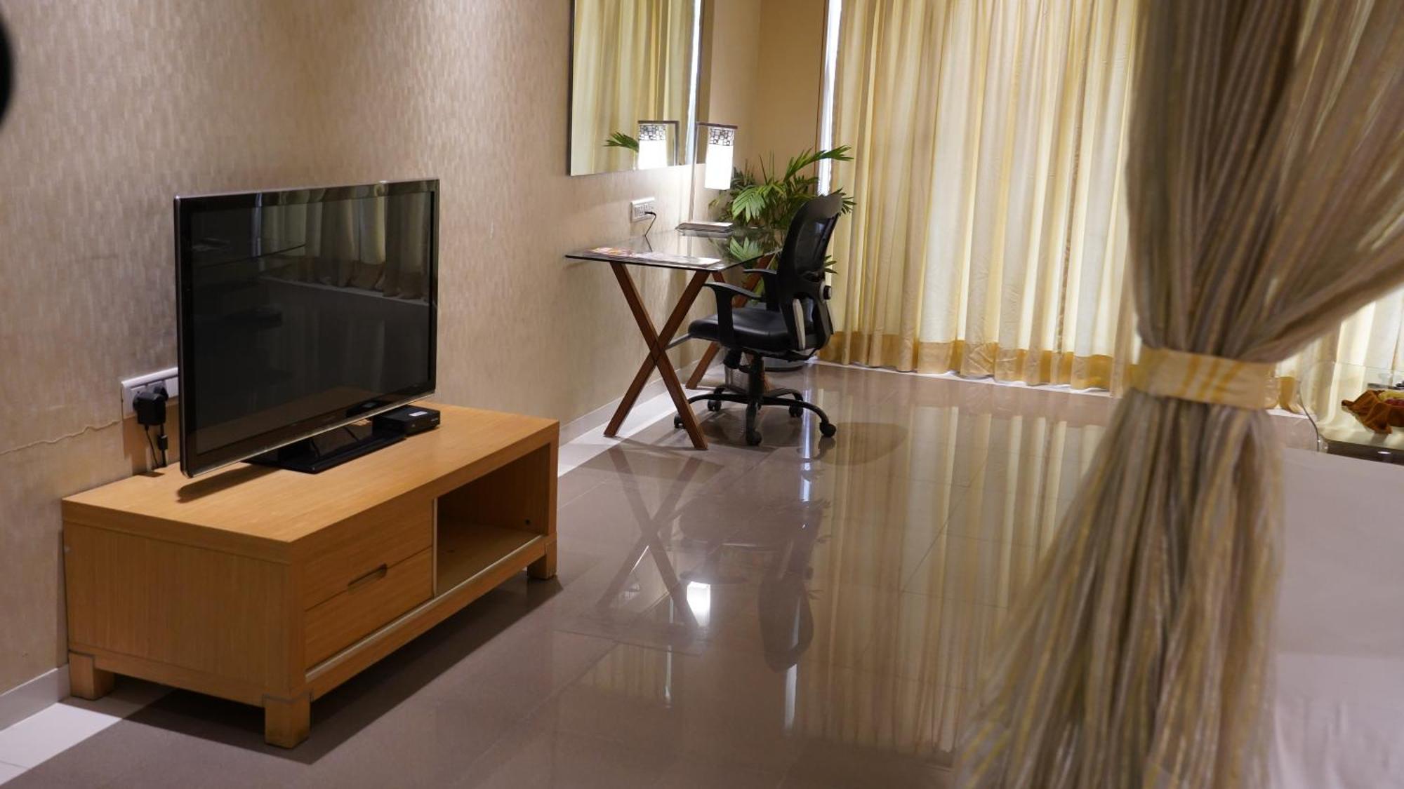 Seasons Rajkot Hotel Exterior photo